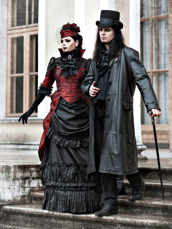 Halloween 2025 vampire costume in Australia — elegant couple dressed in Victorian outfits, ideal with elevated dress shoes.