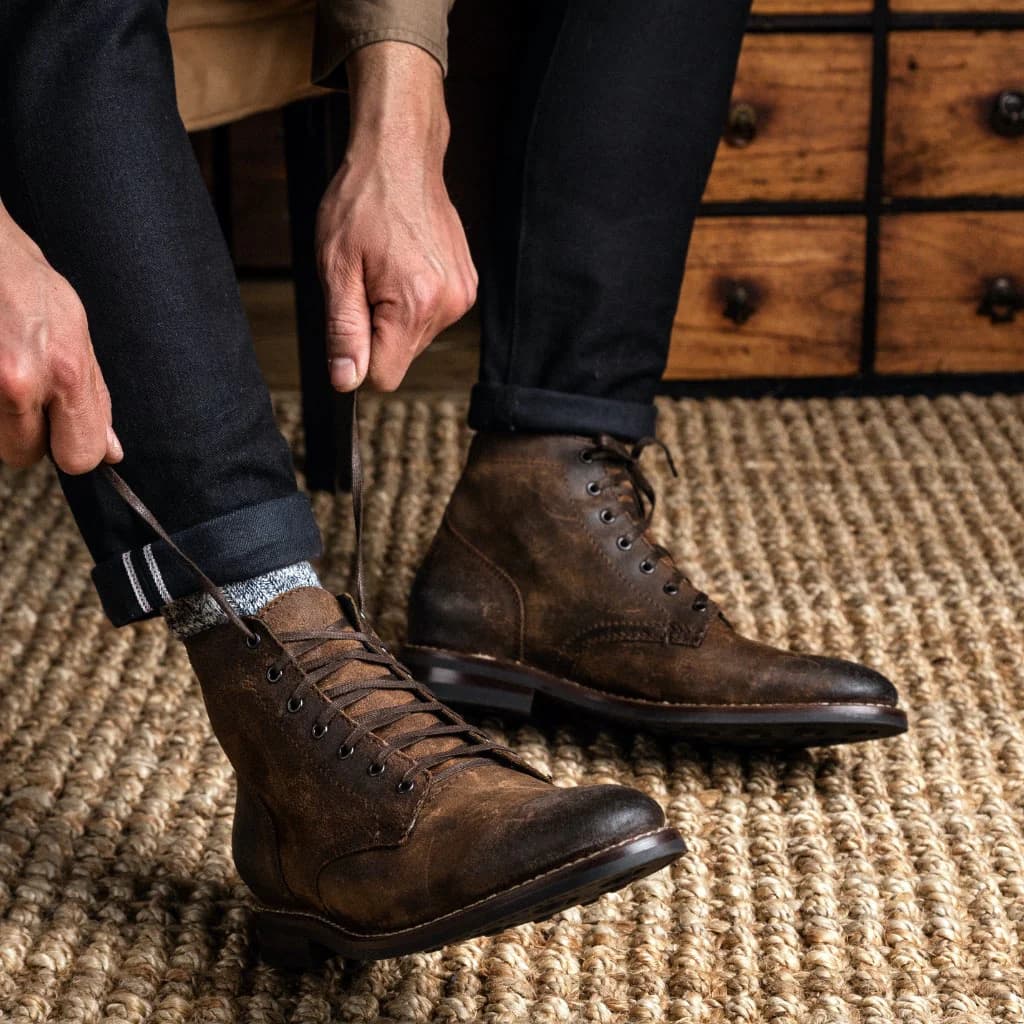 Heren laarzen met hoge hak, donkerbruine leren veterschoenen, ideaal voor veelzijdige herfstlooks van casual tot zakelijk