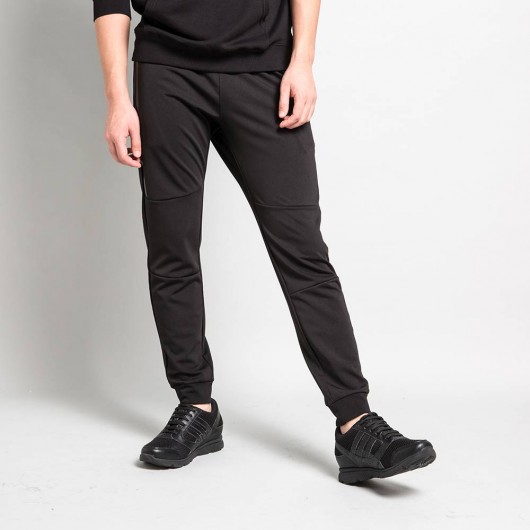 comfortable black trainers